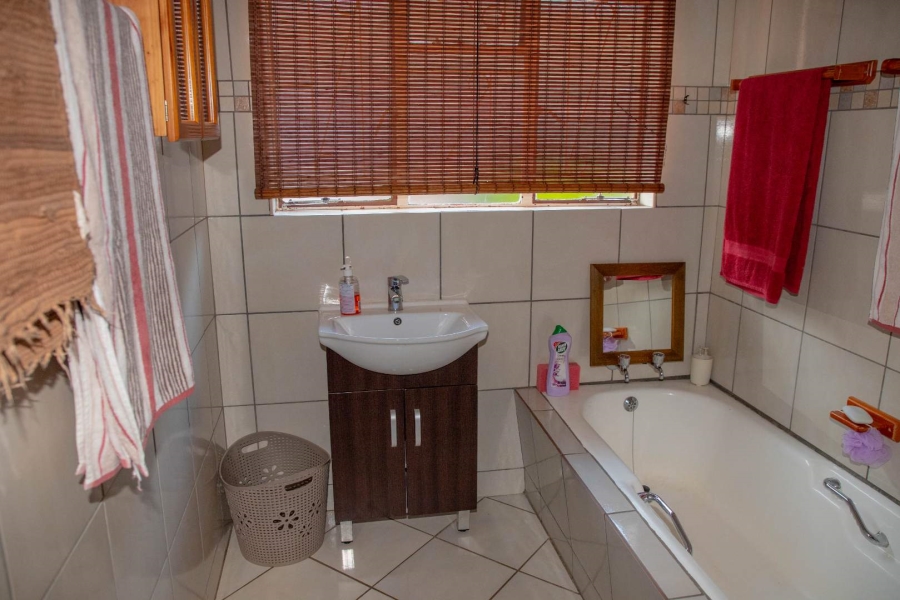 4 Bedroom Property for Sale in Deneysville Free State